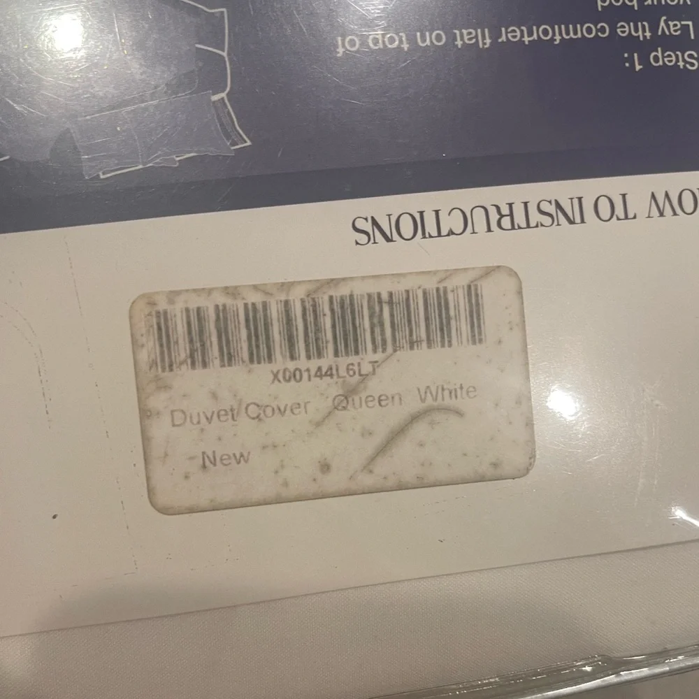 Duvet Cover in White Size Queen